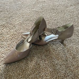 9.5 Anne Klein Heels